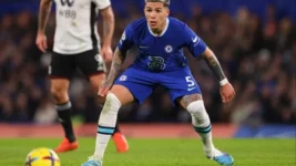 Dueño de la pelota y casi un golazo: así fue el muy buen debut de Enzo Fernández en Chelsea