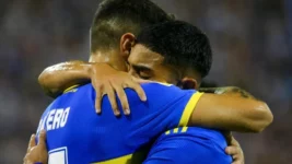 Liga Profesional: Boca se hizo fuerte en Liniers ante Vélez y lo ganó con diez