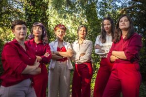 El grupo María Chicumba presenta sus reversiones del repertorio mariachi