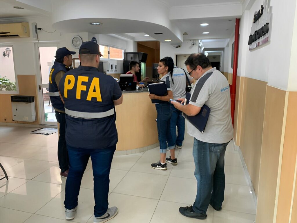 Embarazadas rusas: les cobraban US$ 35 mil para darles documentos argentinos truchos