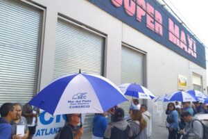 Reincorporaron a trabajadora de un supermercado chino despedida injustamente