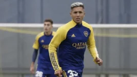 Se cayó el pase de Agustín Almendra al Rayo Vallecano y busca otra opción para junio