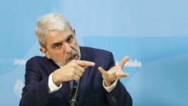 Aníbal cruzó al kirchnerismo: “Que no sueñen con que Alberto se vaya a correr”