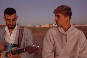 Juan Arenz estrenó el videoclip de su tema “Bahía”