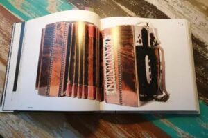 Presentan en Espacio Tango un libro sobre los orígenes del bandoneón