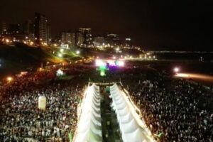 Más de 60.000 personas disfrutaron la primera jornada del San Patricio Playa Fest