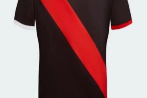 Se conoció la nueva camiseta alternativa de River: será negra con banda roja