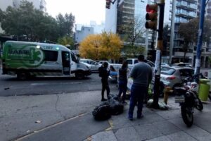 Un peatón fue atropellado por un motociclista en Colón y Catamarca