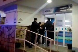 Un taxista entregó a la Policía a un pasajero que iba con fines delictivos