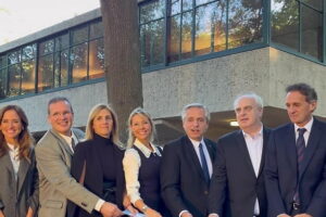 ¿Montenegro eludió la foto con el ex futuro presidente de la Nación? Todo es cuestión de medida