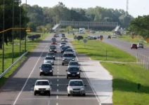 Semana Santa: Miles de turistas se dirigen hacia la costa a paso de hombre