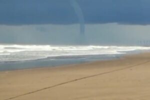 Se registró una tromba marina en la costa de Necochea