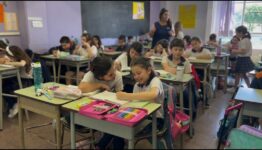 Compositores marplatenses «le cantaron” a una escuela en un concurso abierto