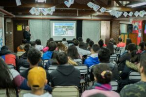 Aseguran que eliminar la educación pública, gratuita y obligatoria es una pésima idea a nivel pedagógico, ético y filosófico