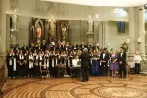 El Coral Cármina comienza un ciclo de conciertos didácticos en escuelas secundarias