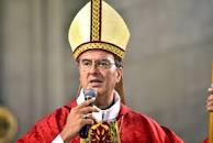 Oraciones por el Descanso eterno de Quique Cabrales.