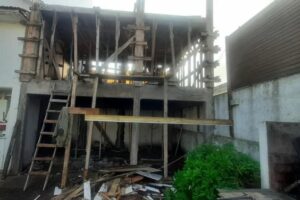 Un obrero de la construcción murió al caer de un segundo piso en Punta Mogotes