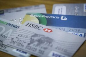 El Gobierno anunció un incremento del límite de compra de las tarjetas de crédito