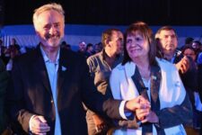 Otro dibujo: De La Torre ex ministro político de Vidal se suma a Javier Milei