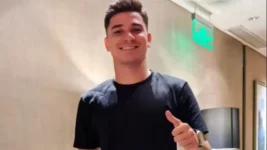 Llegó Julián Alvarez a Beijing: la Selección Argentina ya tiene el plantel completo para los dos amistosos