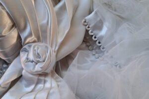 Inaugura la muestra “(ni tan) blanca, (ni tan) radiante”