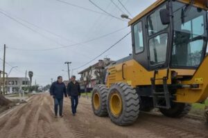 Realizan obras de pavimentación en el barrio Juramento