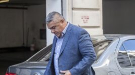 Chiqui Tapia se mete en la interna del peronismo en Lanús apoyando a Nicolás Russo