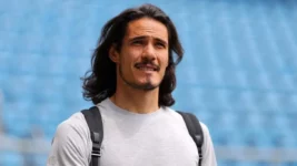 Edinson Cavani firmó con Boca y se convirtió en el tercer refuerzo