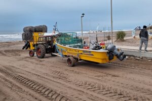 INIDEP entregó trampas rígidas a pescadores artesanales de Claromecó