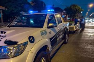 Delincuentes despiertan a los golpes a una octogenaria para robarle dos televisores
