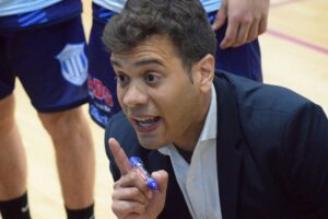 Unión confirmó a Ezequiel Santiago Medina como entrenador para la Liga Argentina de Básquet