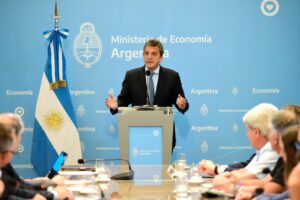 El gobierno anunció créditos a tasa subsidiada para trabajadores registrados.
