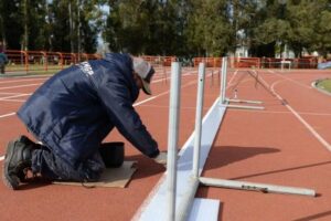 Avanza los trabajos de mantenimiento y recuperación de escenarios deportivos