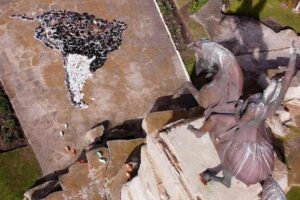 Con una intervención artística, la campaña #HuellasQueUnen homenajeó a San Martín