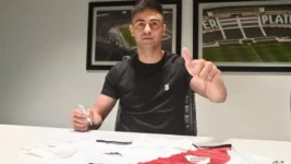 Boselli y Pity Martínez, revisiones médicas y firmas de contratos en River