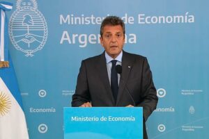 Massa anunció la devolución de IVA para jubilados, monotributistas y autónomos.