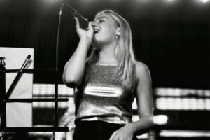 La cantante Cande Salinas anunció un recital para octubre