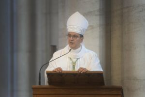 Gabriel Mestre se convirtió en arzobispo de La Plata en una ceremonia en la Catedra.