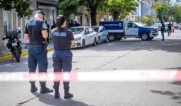 Atroz crimen en medio de un cumpleaños en el barrio Los Pinares