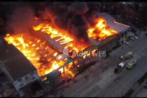 Incendio en Juan B. Justo: Ofrecen ayuda a vecinos que hayan sufrido daños