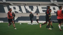 River define el once para ir a Banfield, con la rotación como estandarte