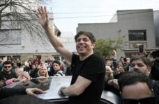 Tras el affaire Insaurralde, Kicillof apuesta a profundizar su campaña