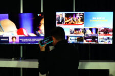 Massa busca a la UCR y Milei al PRO para definir la presidencia