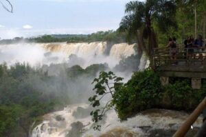 Cierran las Cataratas del Iguazú por alerta meteorológico