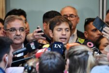 Kicillof “muchos intendentes radicales del interior me dicen que no están de acuerdo con Milei”