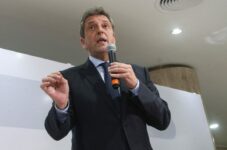 Massa a empresas petroleras sobre el combustible: “Si el martes no está resuelto, no van a poder exportar”