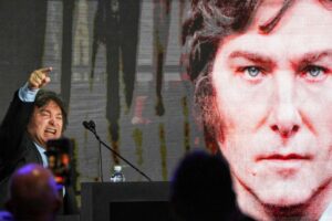 Advierten los bancos: «Milei no tiene las divisas para dolarizar y necesitaría una profunda recesión»