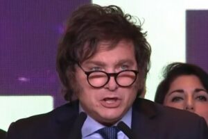 Milei apuntó contra el kirchnerismo y salió a buscar los votos de Patricia Bullrich