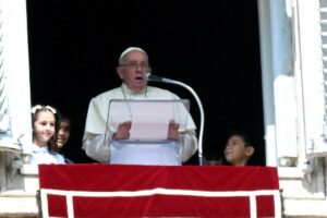 Francisco pidió que «cesen los ataques» en Israel: «El terrorismo y la guerra no llevan a ninguna solución»