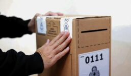 El Gobierno ratificó que no se trasladará el feriado del 20 de noviembre y que el ballotage será el 19